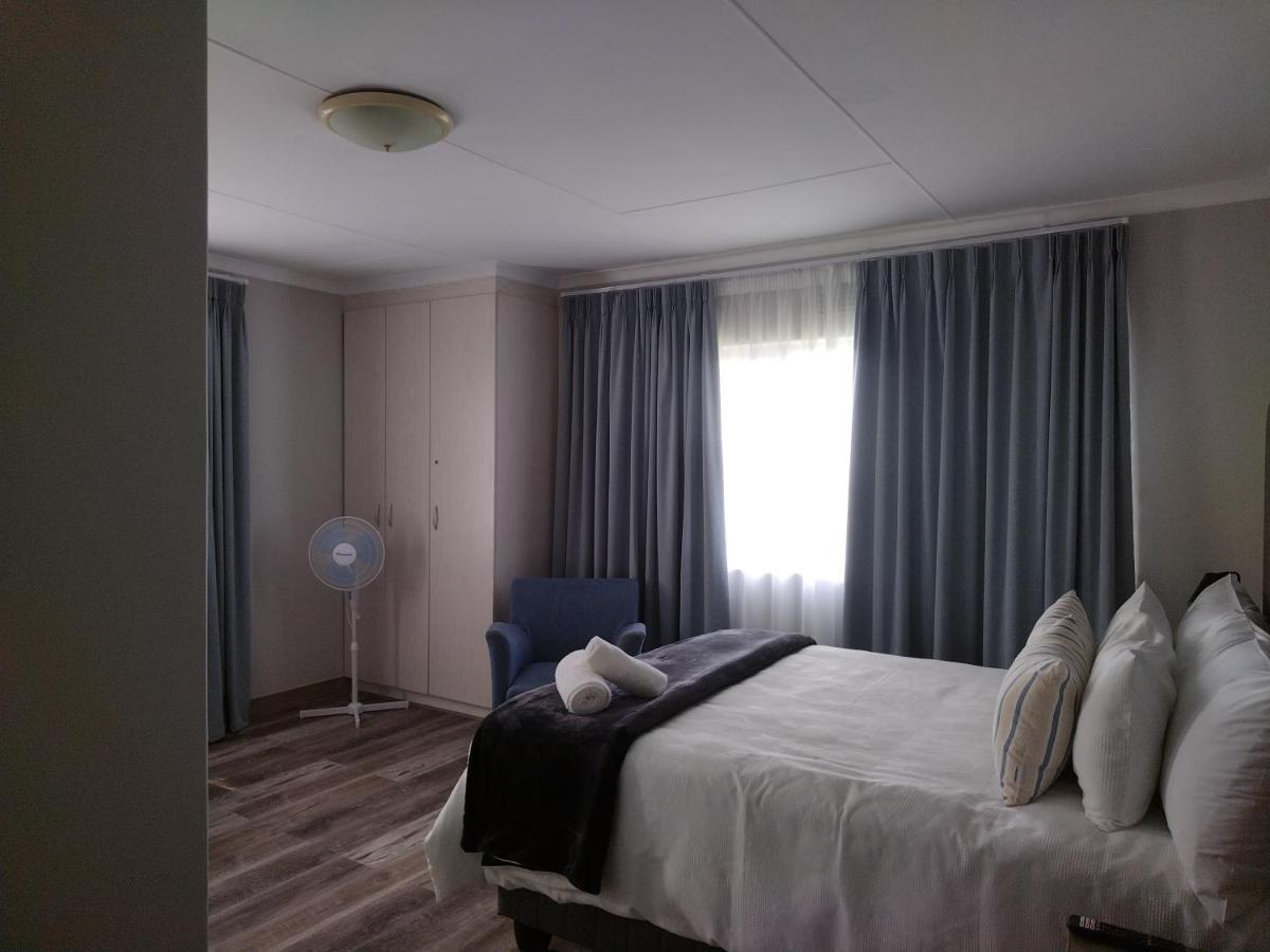 Blue Owl Guest House モーセル・ベイ エクステリア 写真