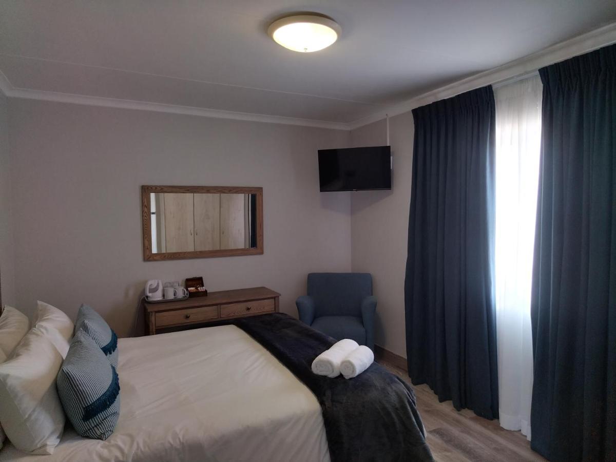 Blue Owl Guest House モーセル・ベイ エクステリア 写真
