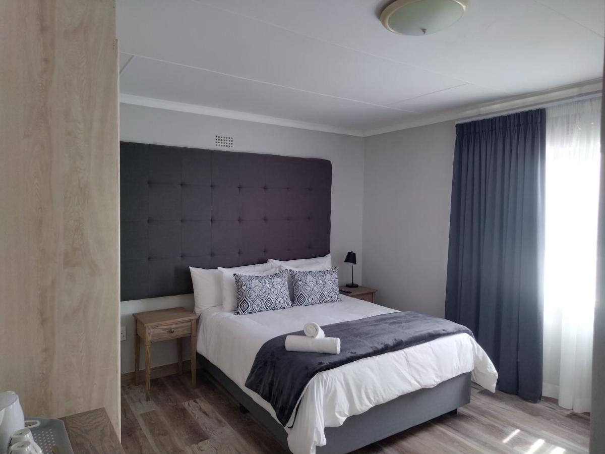 Blue Owl Guest House モーセル・ベイ エクステリア 写真