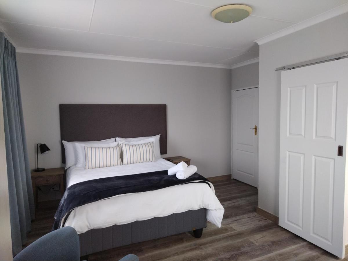 Blue Owl Guest House モーセル・ベイ エクステリア 写真