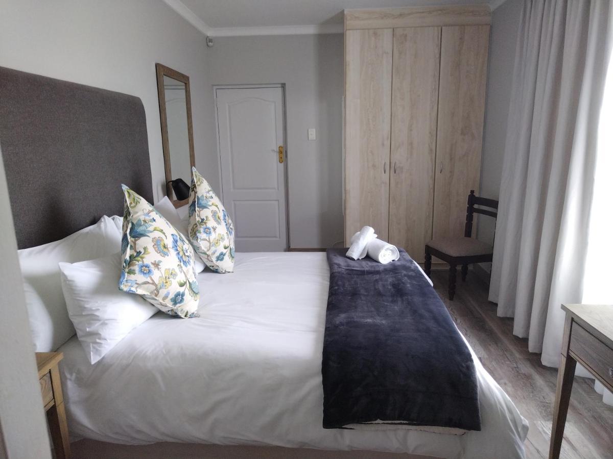 Blue Owl Guest House モーセル・ベイ エクステリア 写真