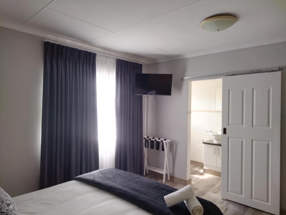 Blue Owl Guest House モーセル・ベイ エクステリア 写真